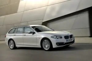 Nuova BMW Serie 5 (518d e 520d) - 61