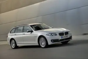 Nuova BMW Serie 5 (518d e 520d) - 62