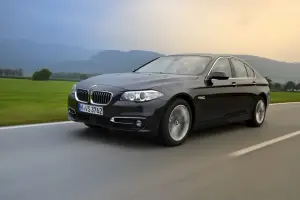 Nuova BMW Serie 5 (518d e 520d) - 56