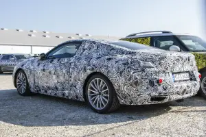 Nuova BMW Serie 8 foto spia 19 settembre 2016 - 6