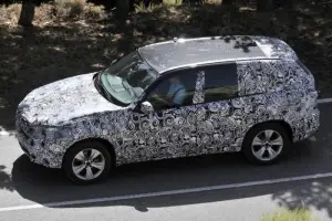 Nuova BMW X5 foto spia
