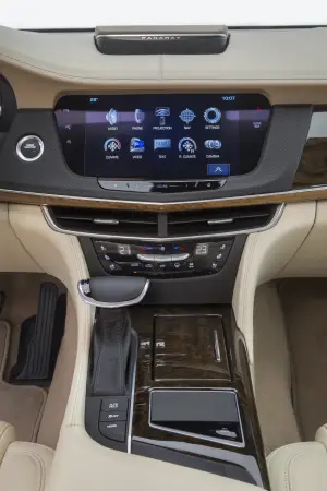 Nuova Cadillac CT6