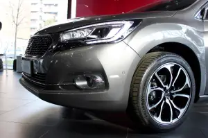 Nuova DS 4 e DS 4 Crossback con lo scrittore Joel Dicker