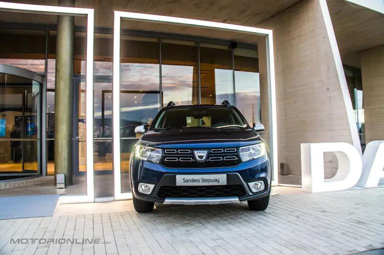 Nuova Gamma Dacia 2017 - Anteprima Test Drive - 15