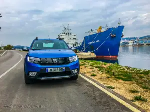 Nuova Gamma Dacia 2017 - Anteprima Test Drive - 28