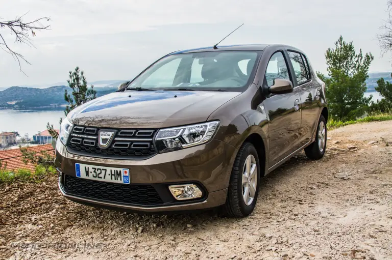 Nuova Gamma Dacia 2017 - Anteprima Test Drive - 40