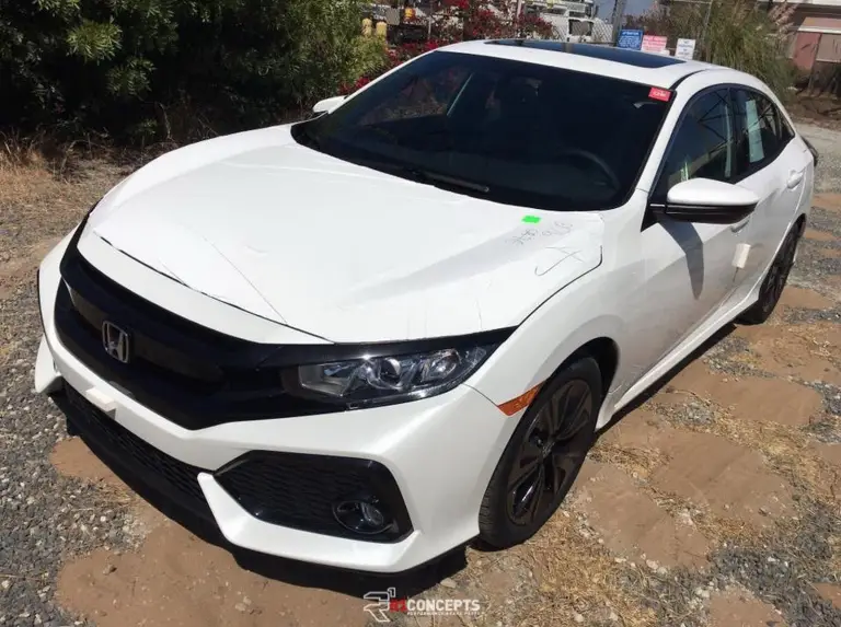 Nuova Honda Civic Hatchback foto spia 14 settembre 2016 - 1