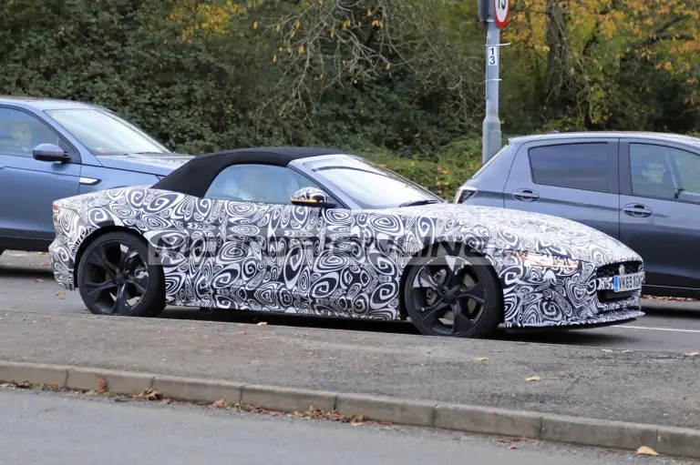 Nuova Jaguar F-Type - Foto spia 22-11-2019 - 19