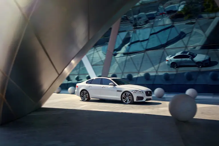 Nuova Jaguar XF 1.4.2015 - 2