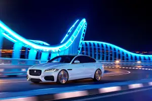 Nuova Jaguar XF 1.4.2015