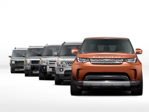 Nuova Land Rover Discovery prime foto ufficiali 6 settembre 2016