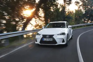 Nuova Lexus IS