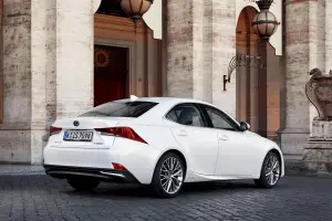 Nuova Lexus IS