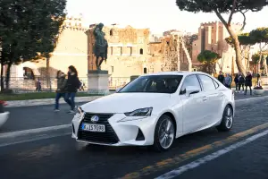 Nuova Lexus IS