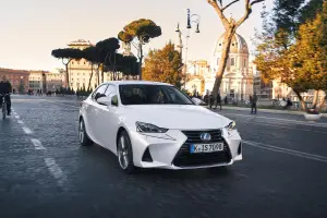 Nuova Lexus IS