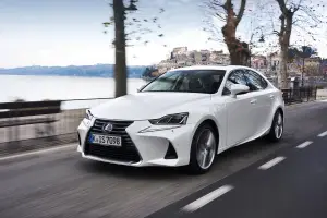 Nuova Lexus IS