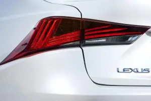 Nuova Lexus IS