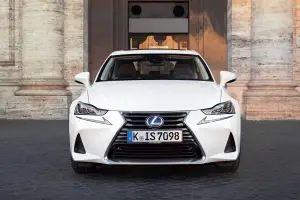 Nuova Lexus IS