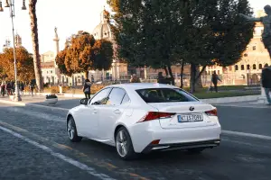 Nuova Lexus IS