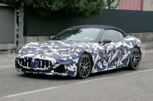 Nuova Maserati GranCabrio - Foto Spia 24-10-2022 - 4