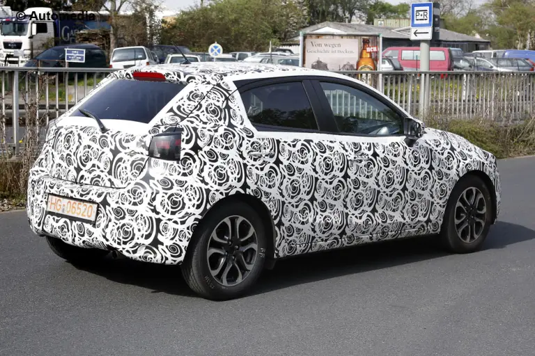 Nuova Mazda2 - Foto Spia - 5