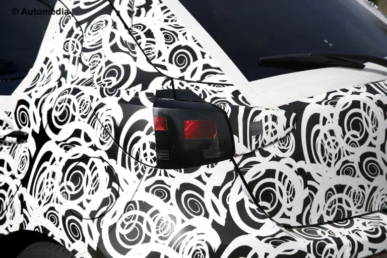 Nuova Mazda2 - Foto Spia - 9