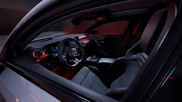 Nuova Mercedes-AMG A 45 S - Foto - 14