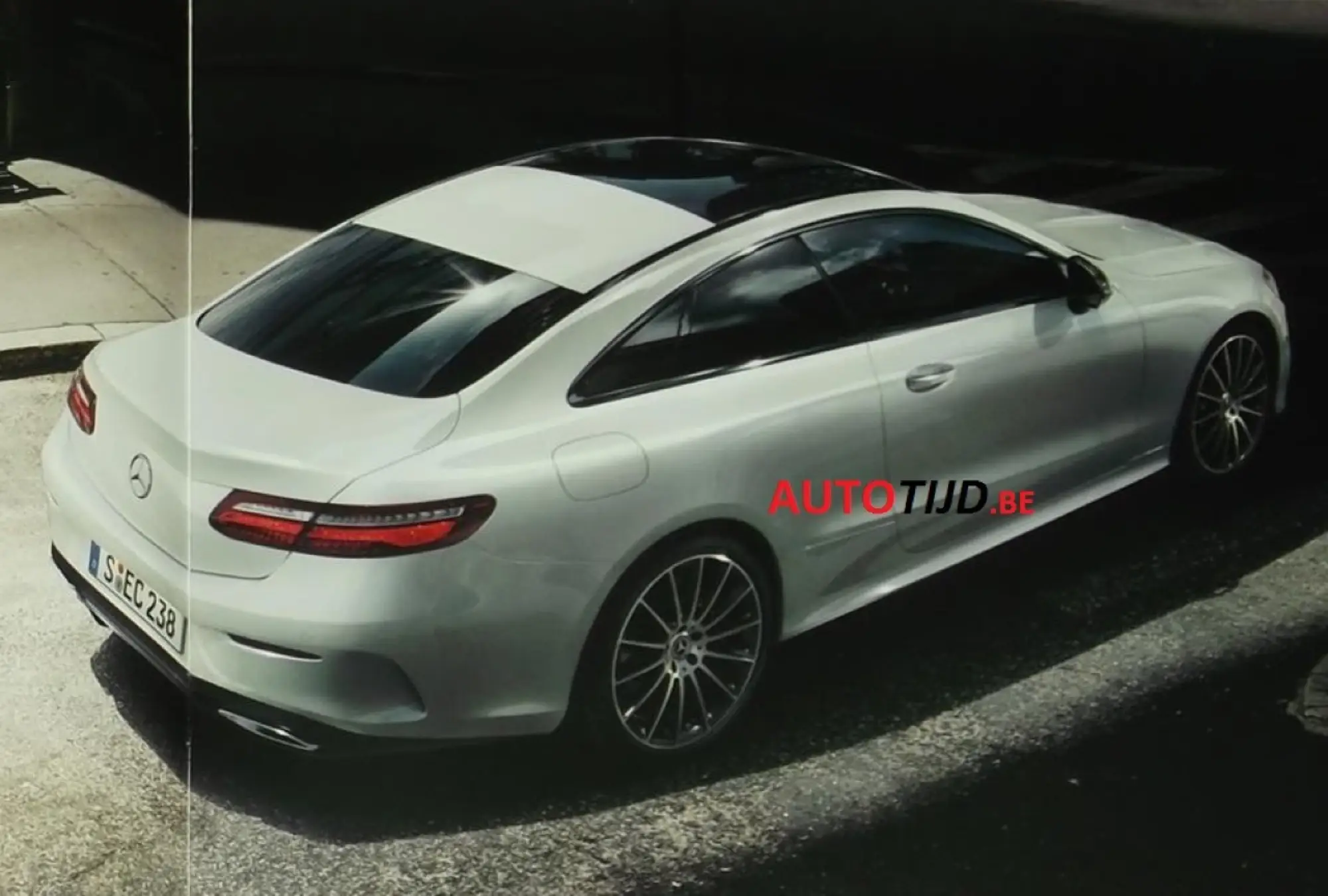 Nuova Mercedes Classe E Coupe - anticipazioni da una brochure - 2
