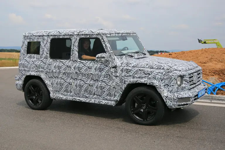 Nuova Mercedes Classe G MY 2017 foto spia 29 luglio 2016 - 4