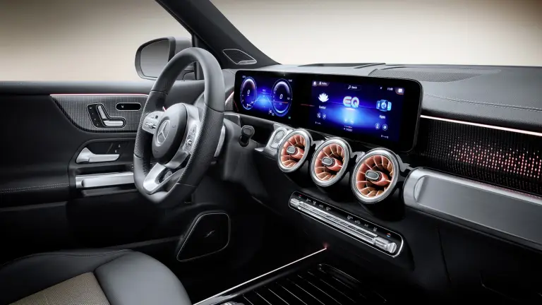 Nuova Mercedes EQB 2021 - 25