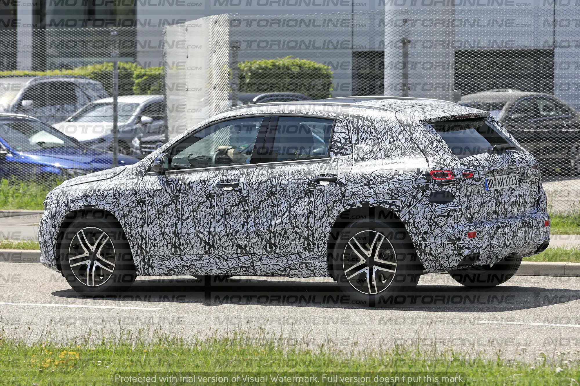 Nuova Mercedes GLA 2020 - foto spia  - 8