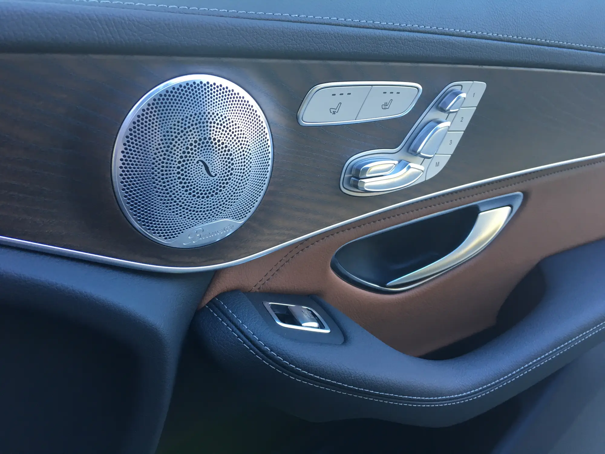 Nuova Mercedes GLC Coupe_MY2016 - 15
