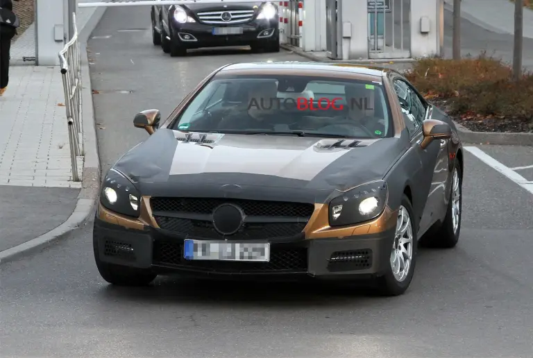Nuova Mercedes SL - Foto spia 02-11-2011 - 1