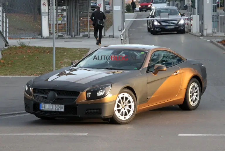 Nuova Mercedes SL - Foto spia 02-11-2011 - 2