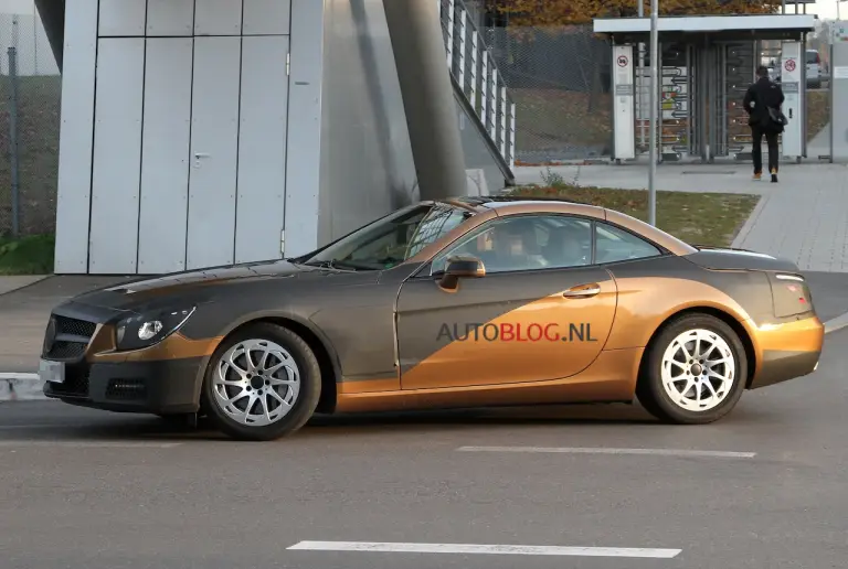 Nuova Mercedes SL - Foto spia 02-11-2011 - 4
