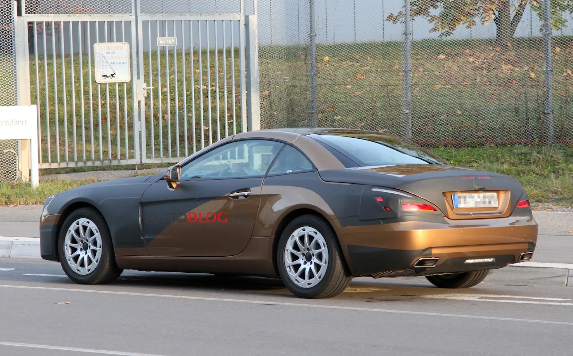 Nuova Mercedes SL - Foto spia 02-11-2011 - 6