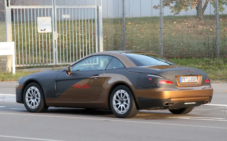 Nuova Mercedes SL - Foto spia 02-11-2011 - 6