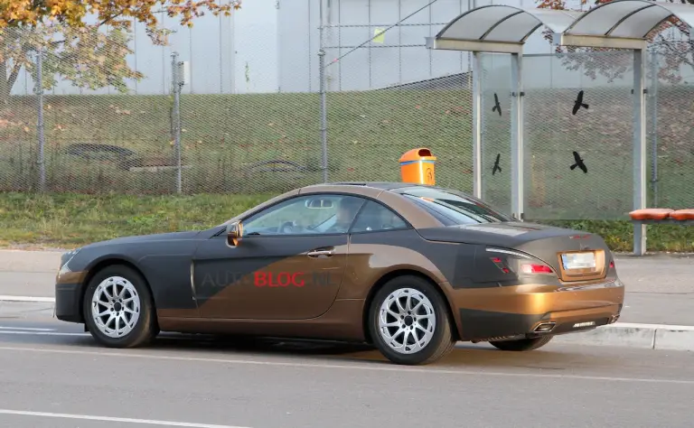 Nuova Mercedes SL - Foto spia 02-11-2011 - 7