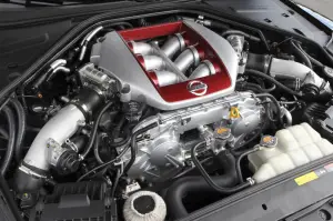 Nuova Nissan GT-R 2012 - 14