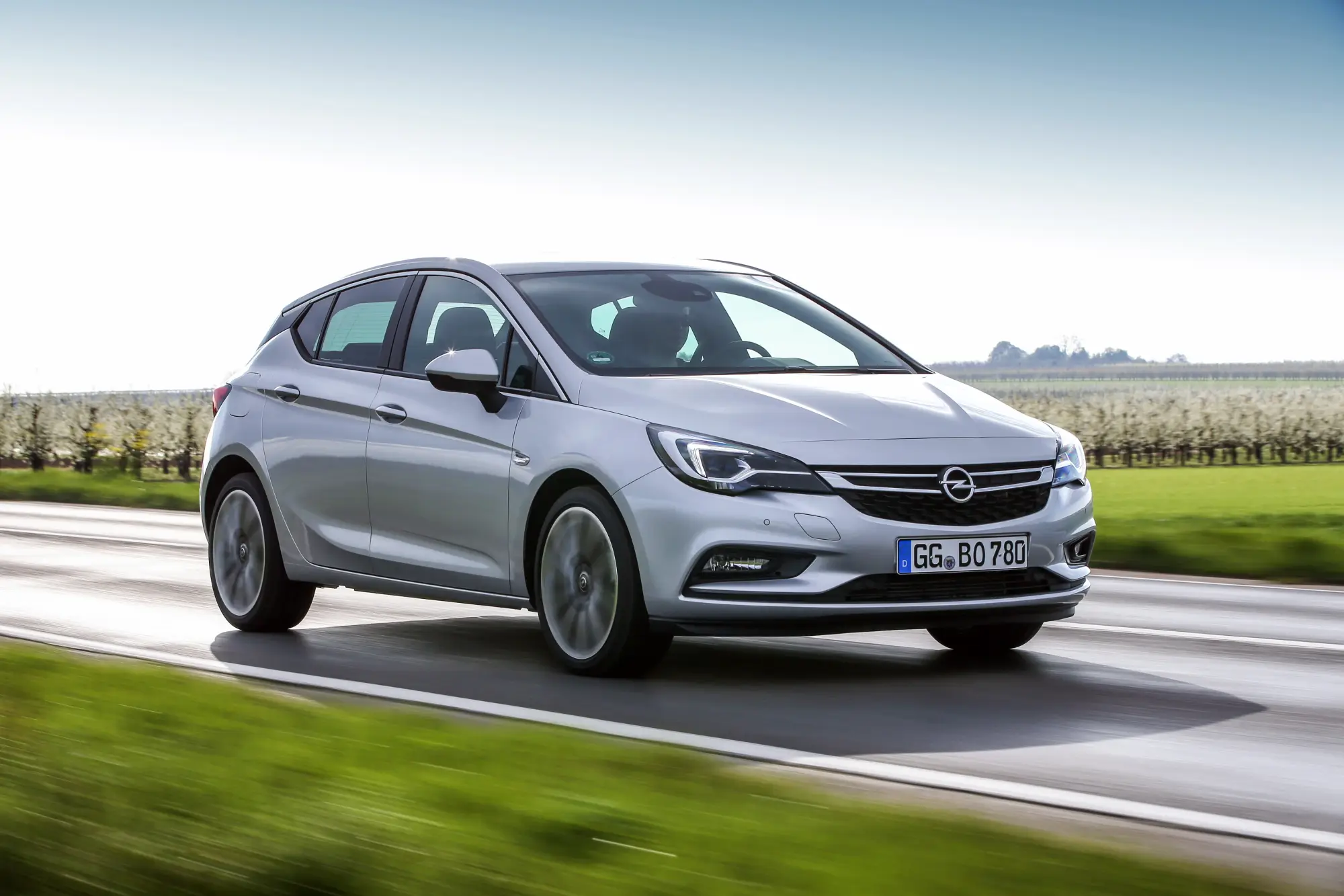 Nuova Opel Astra BiTurbo 5 porte - 10