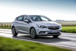 Nuova Opel Astra BiTurbo 5 porte