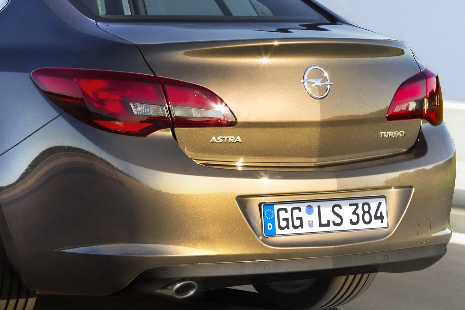 Nuova Opel Astra Sedan