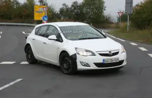 Nuova Opel Zafira: foto spia - 1