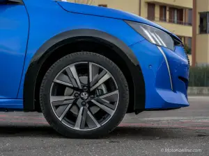 Nuova Peugeot 208 - Com'e' e Come Va