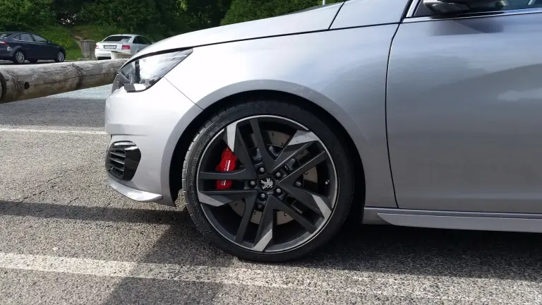 Nuova Peugeot 308 Gti foto spia - 2