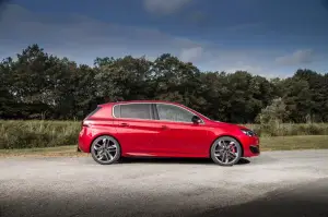 Nuova Peugeot 308 Gti nuove foto