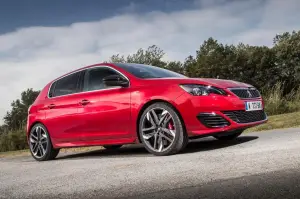 Nuova Peugeot 308 Gti nuove foto