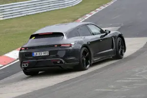 Nuova Porsche Taycan Sport Turismo 2020 - Le foto al Nurburgring