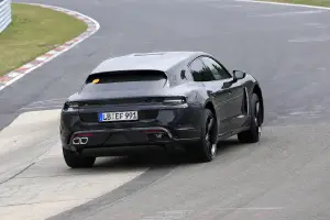 Nuova Porsche Taycan Sport Turismo 2020 - Le foto al Nurburgring