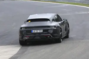 Nuova Porsche Taycan Sport Turismo 2020 - Le foto al Nurburgring